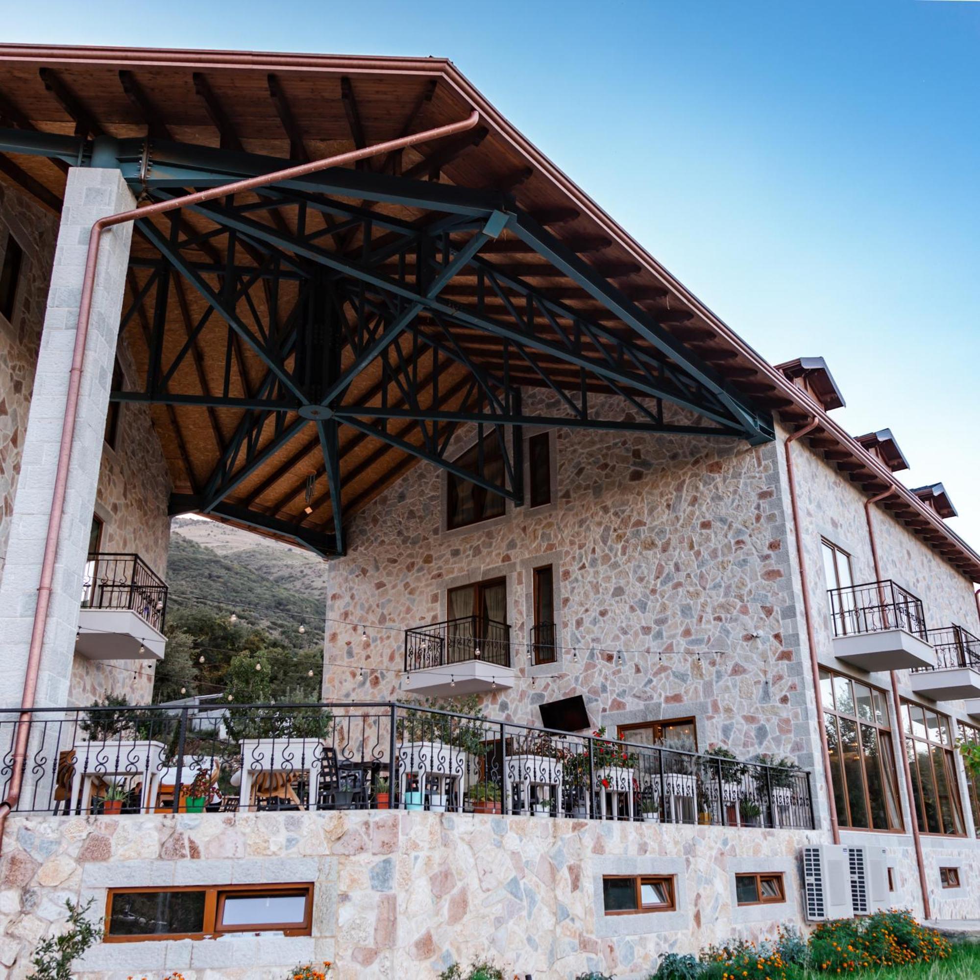 Hotel Gle-Alb Agrotourism Tepelene Exterior foto