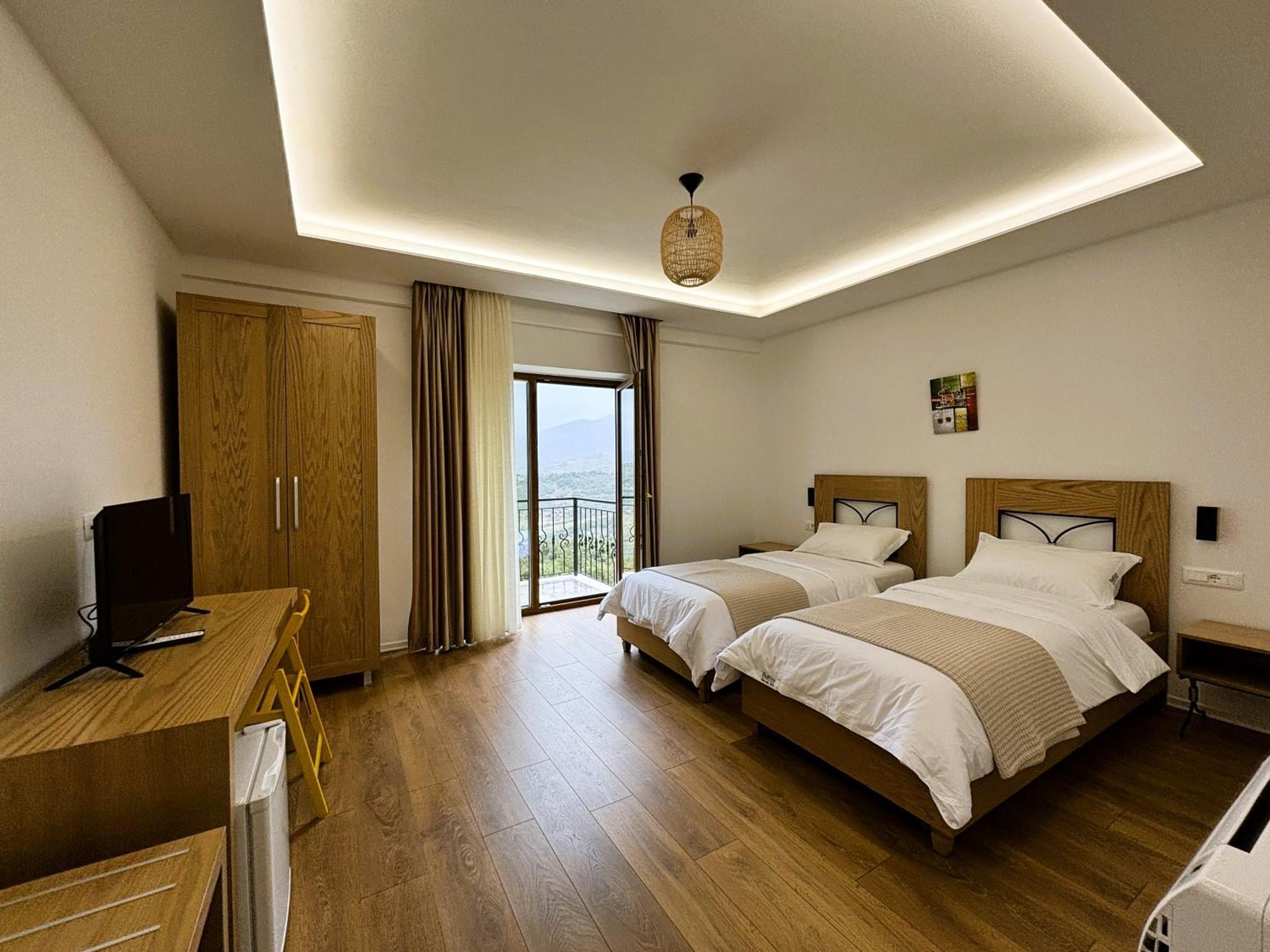 Hotel Gle-Alb Agrotourism Tepelene Exterior foto