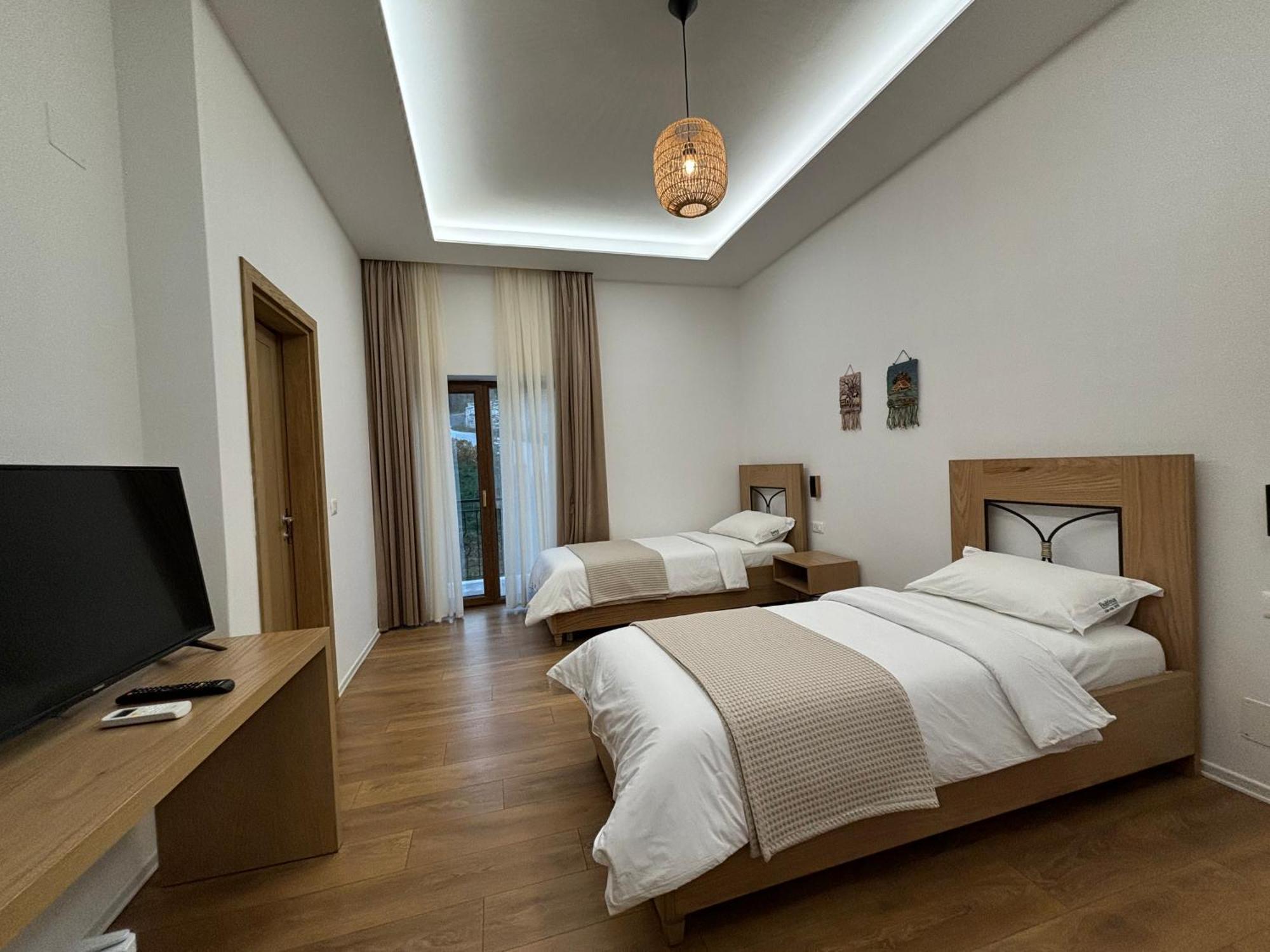 Hotel Gle-Alb Agrotourism Tepelene Exterior foto